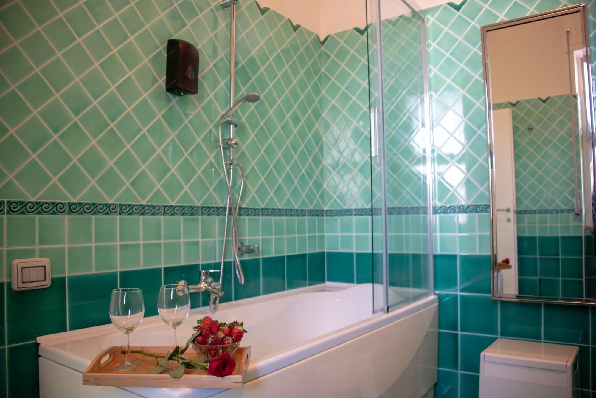 Reginella Guest House Салерно Екстер'єр фото